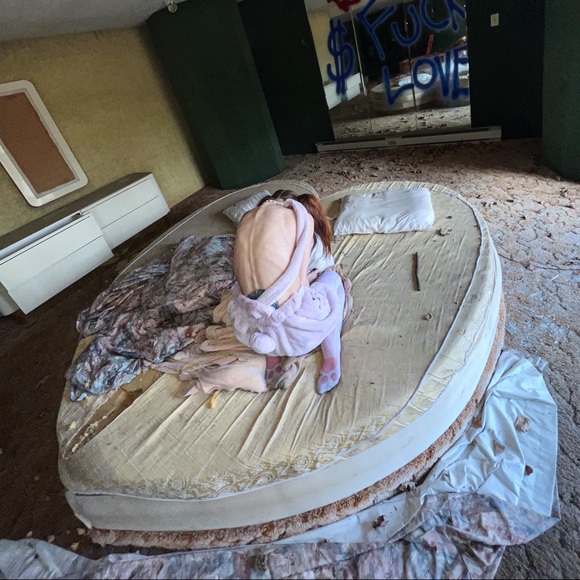 Make an offer, I’m flexible! 🙃 - Picture 5 of 7